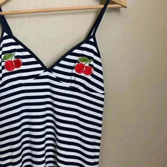 Nightie MINKPINK‎ Cherry Kisses Navy/White - Picture 4 of 12